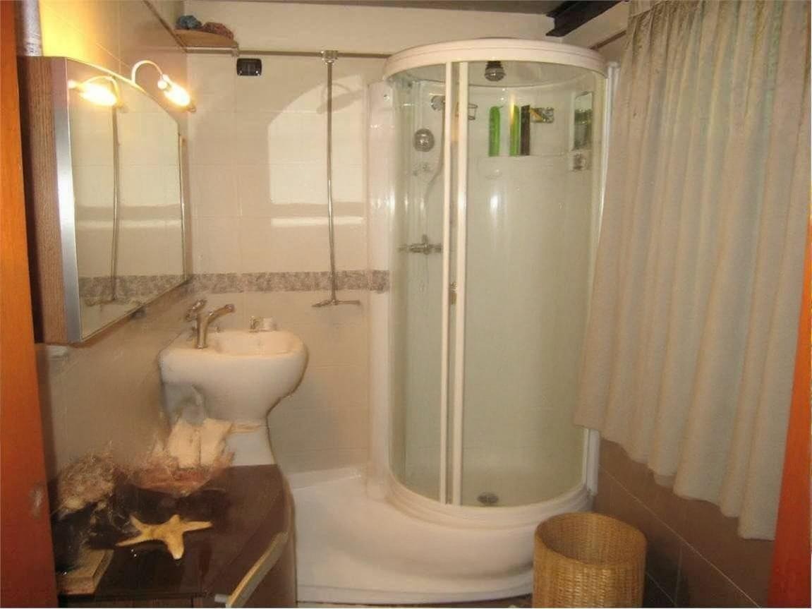 Como Galbiate Sala Al Barro satılık villa – Bagno