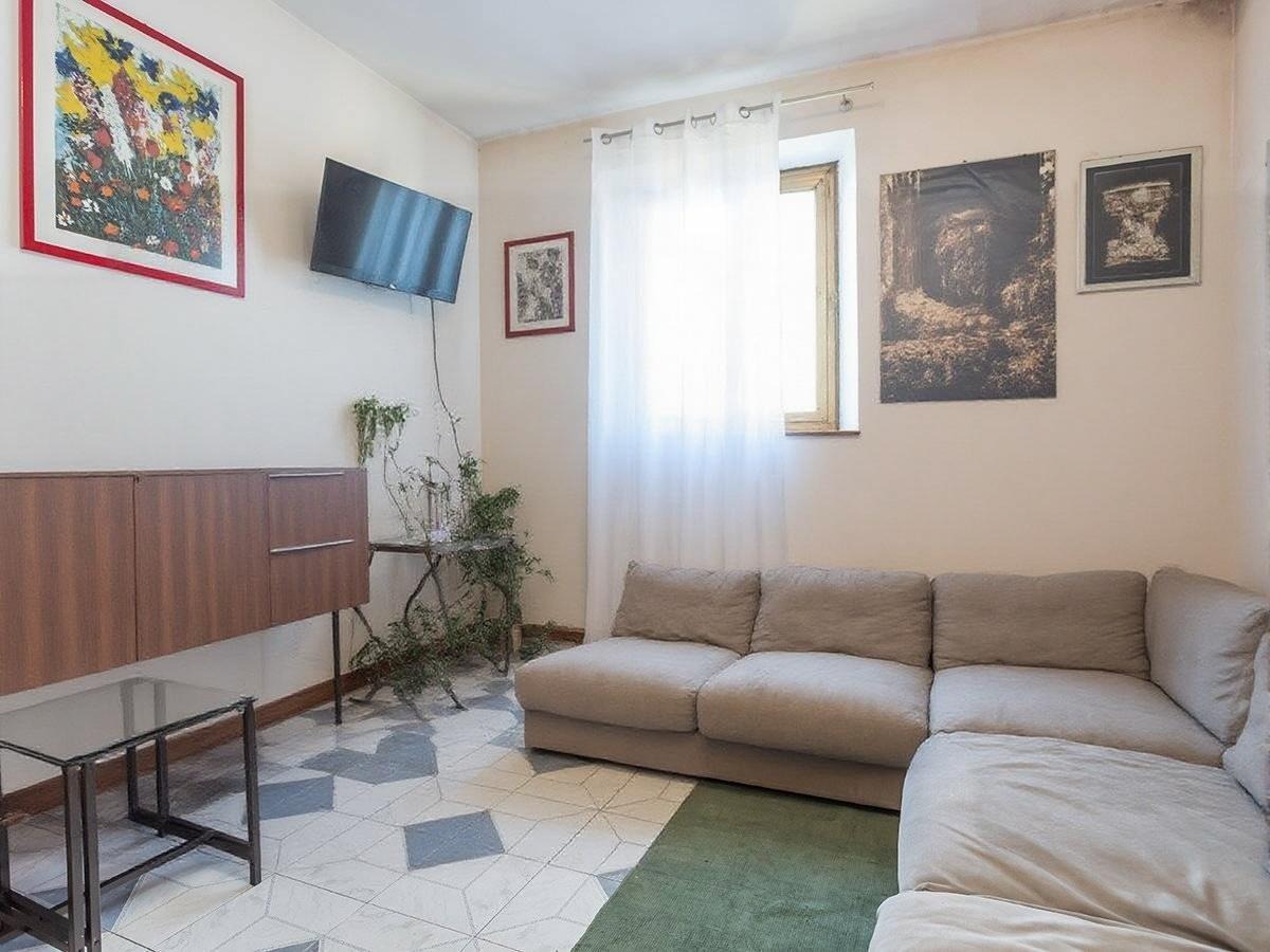 Roma’da Appio Claudio – Statuario satılık daire – Salone