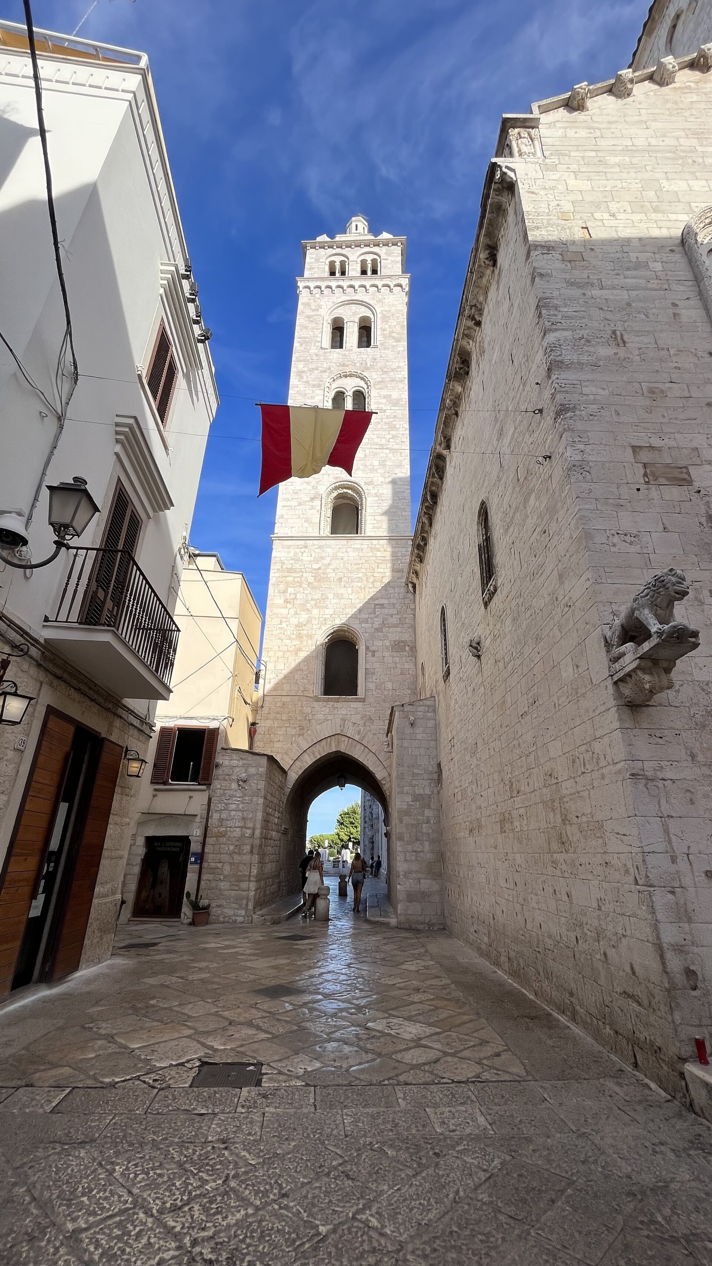 Barletta piazza veya katedral çevresi