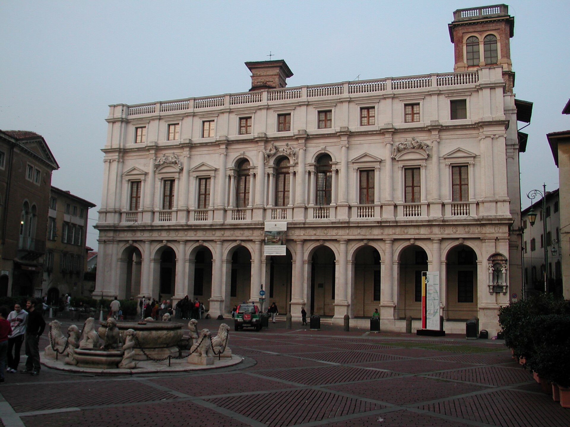 Bergamo tarihi merkez ve emlak dokusu
