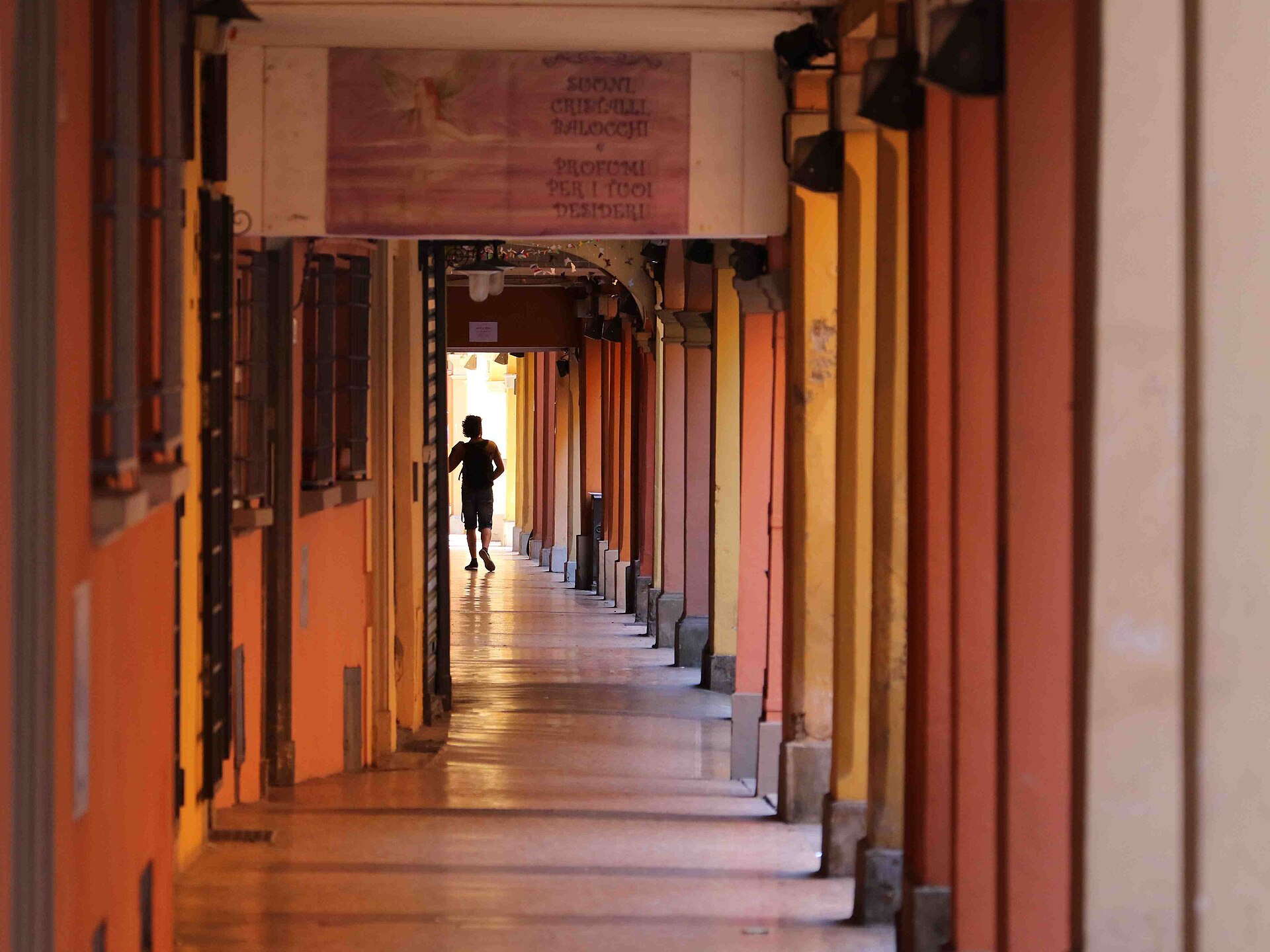 Bologna öğrenci portikleri