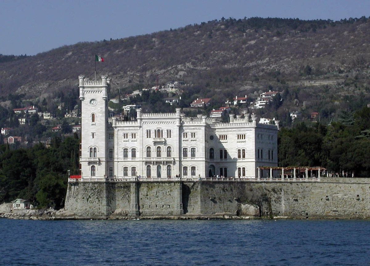Trieste Piazza Unità, bölge başkenti