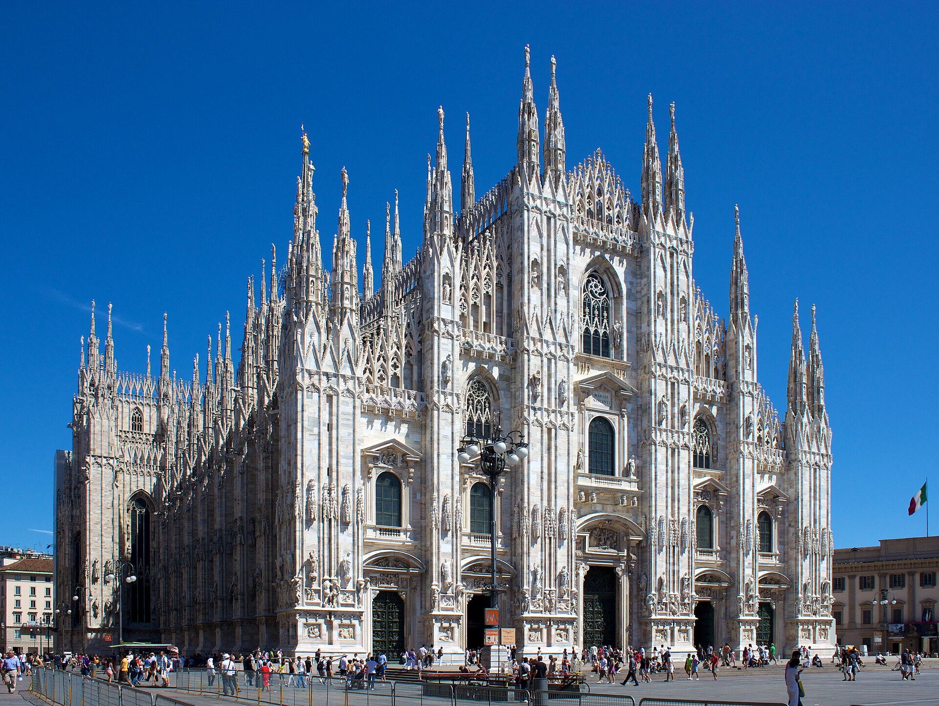 Milano Duomo, Lombardiya başkenti