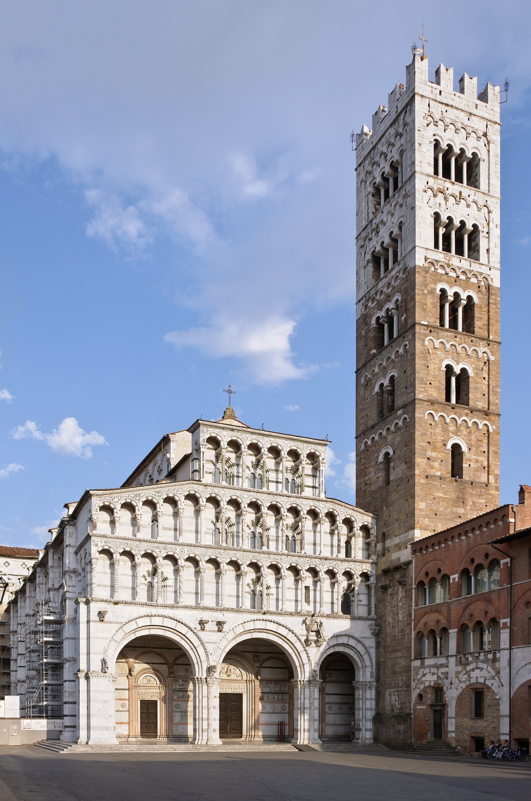Lucca Piazza dell'Anfiteatro