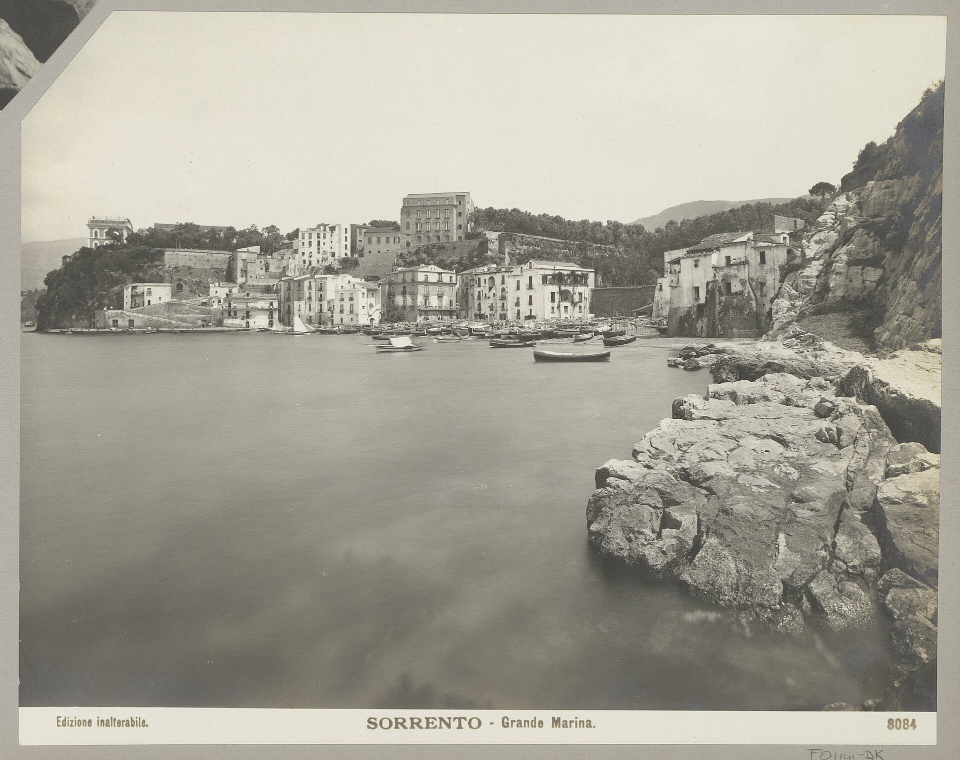 Sorrento uçurum plajı