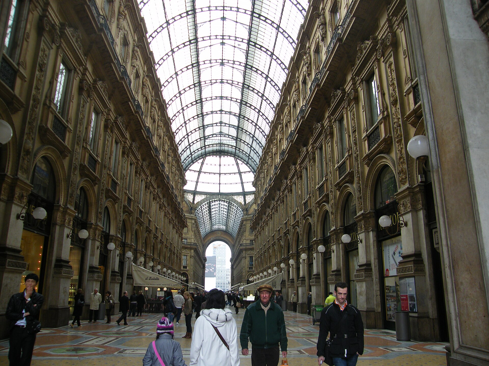 Milano Galleria Vittorio Emanuele II lüks vitrinler