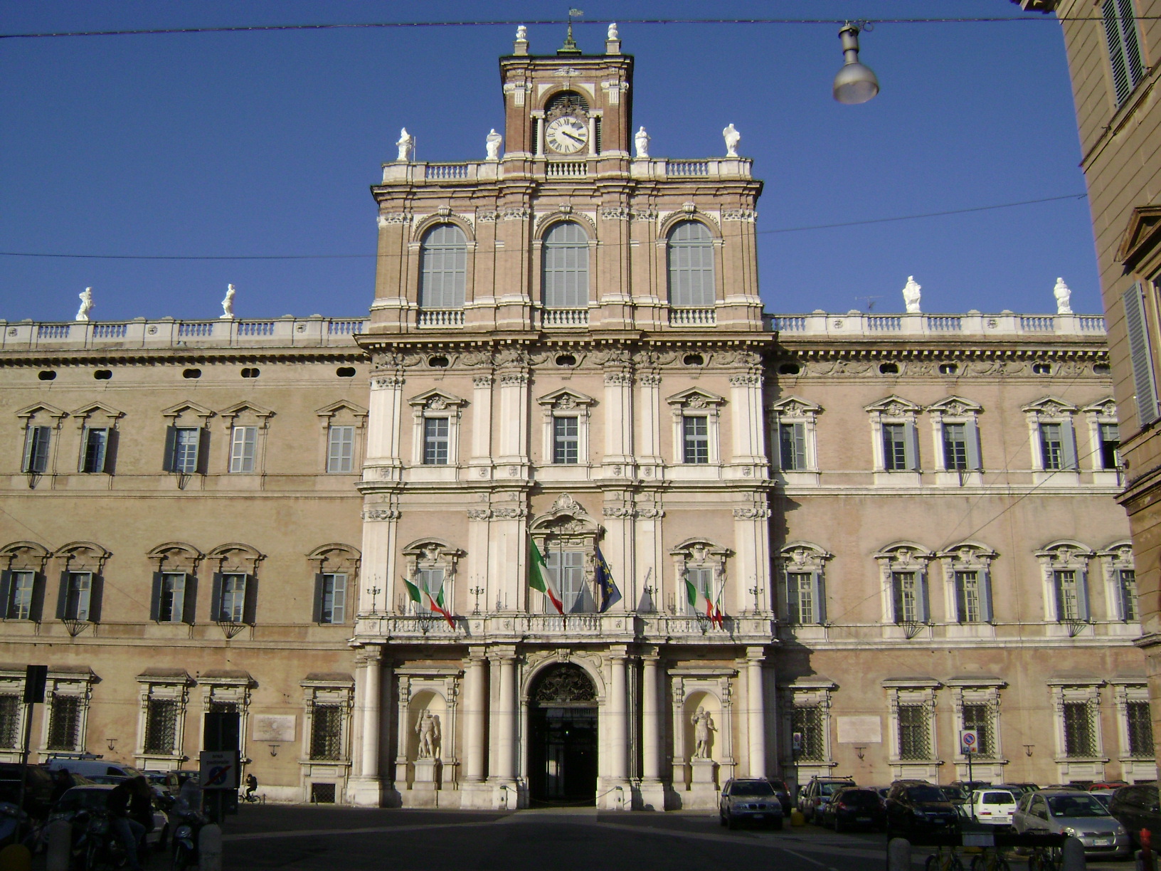 Modena Piazza Grande veya Albinelli pazarı