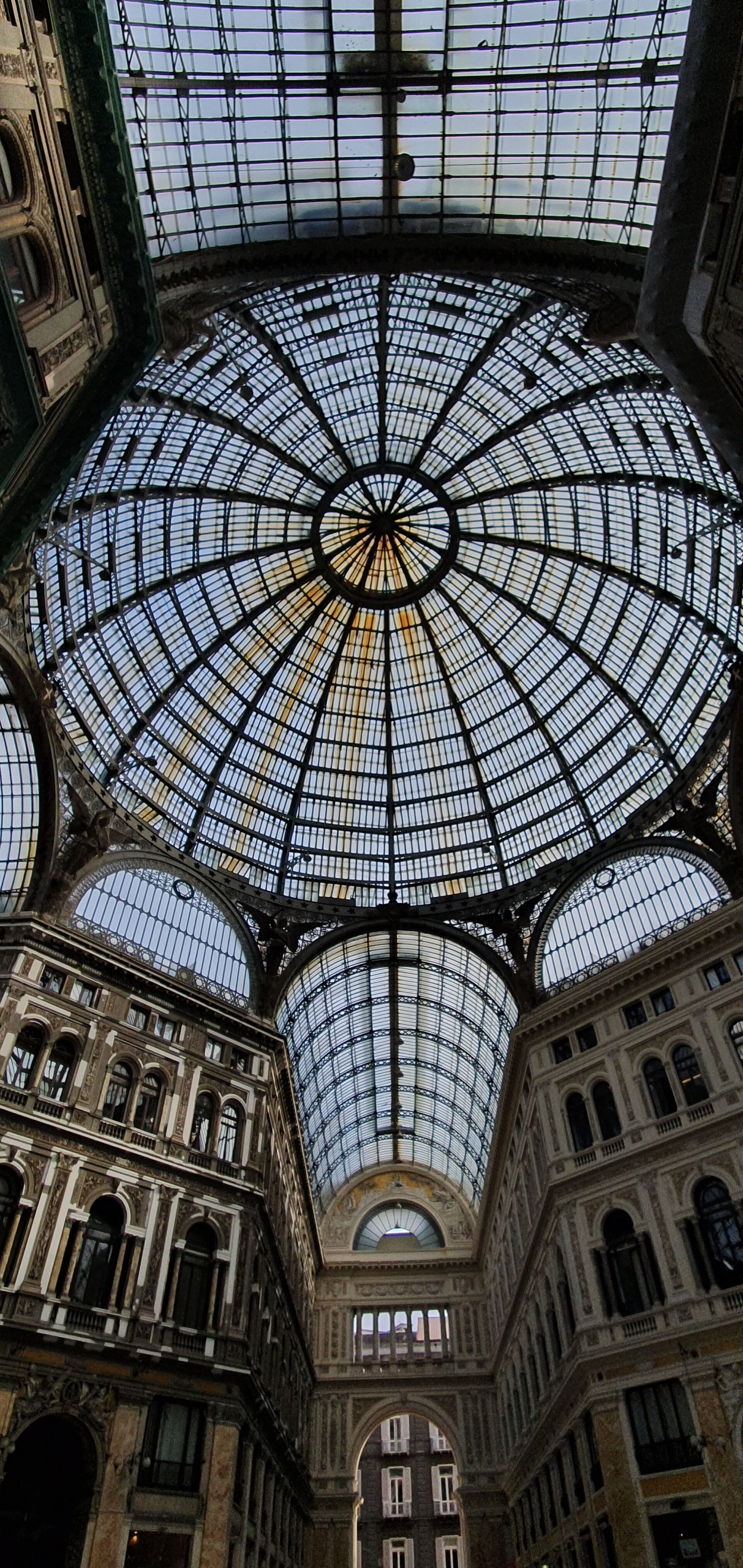 Napoli Galleria Umberto veya sahil aksı