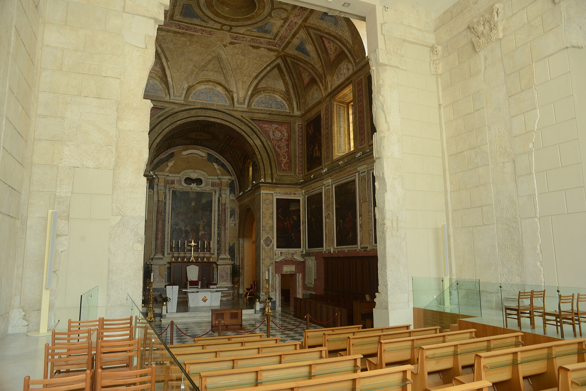 Pozzuoli piazza veya katedral çevresi