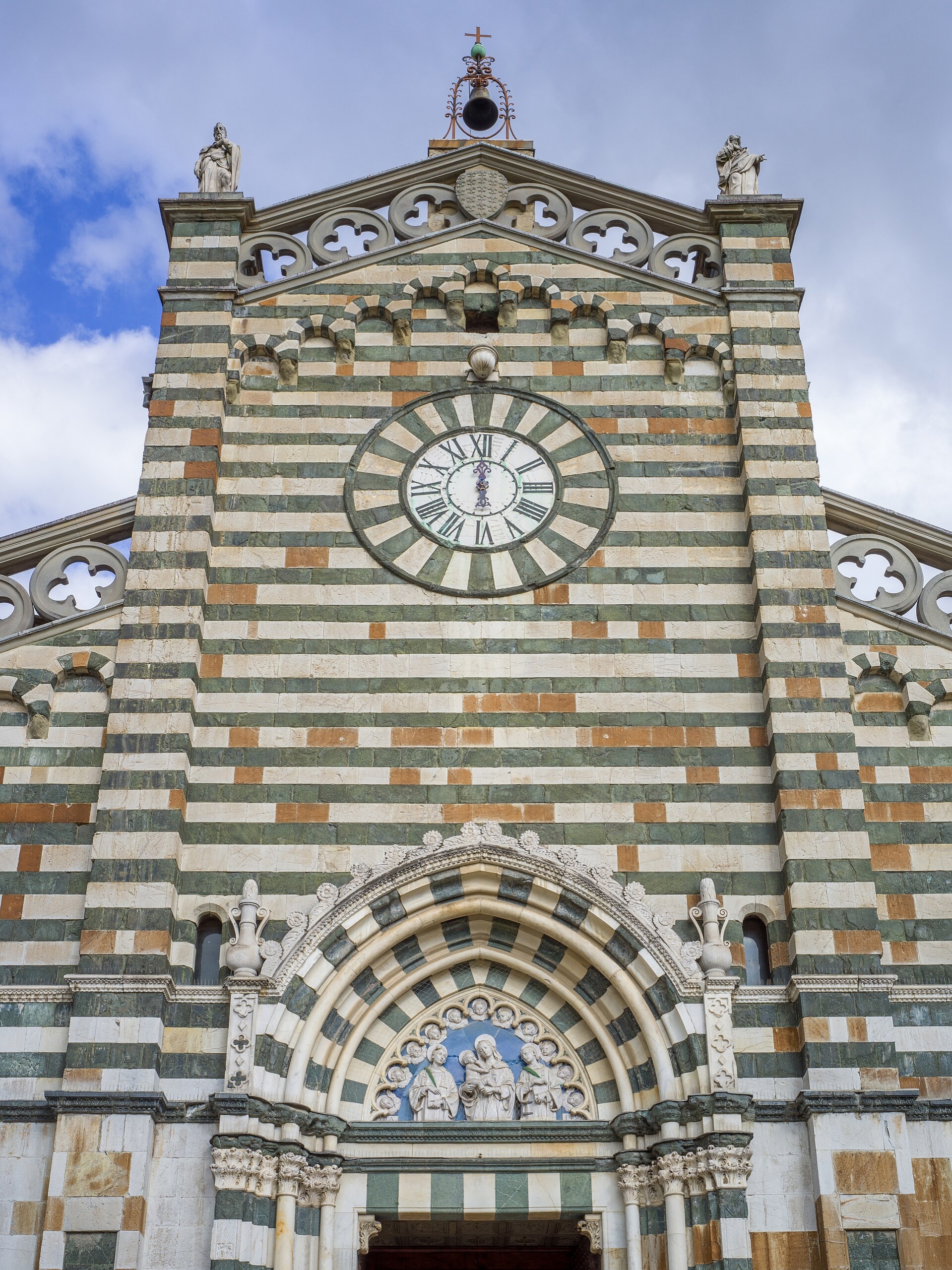 Prato İmparator Kalesi veya Duomo meydanı