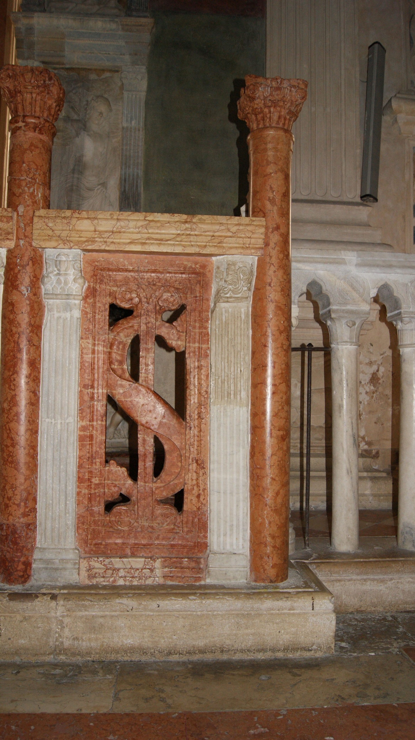 Rimini piazza veya katedral çevresi