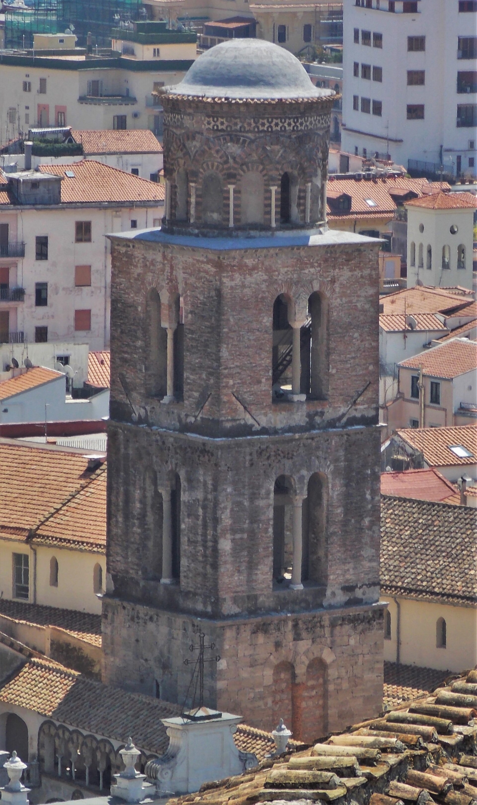 Salerno kalesi veya Amalfi manzarası