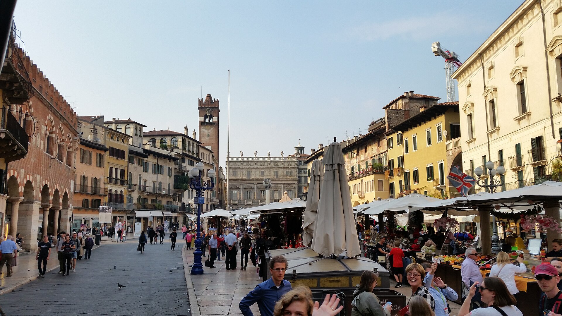 Verona Piazza delle Erbe pazar meydanı