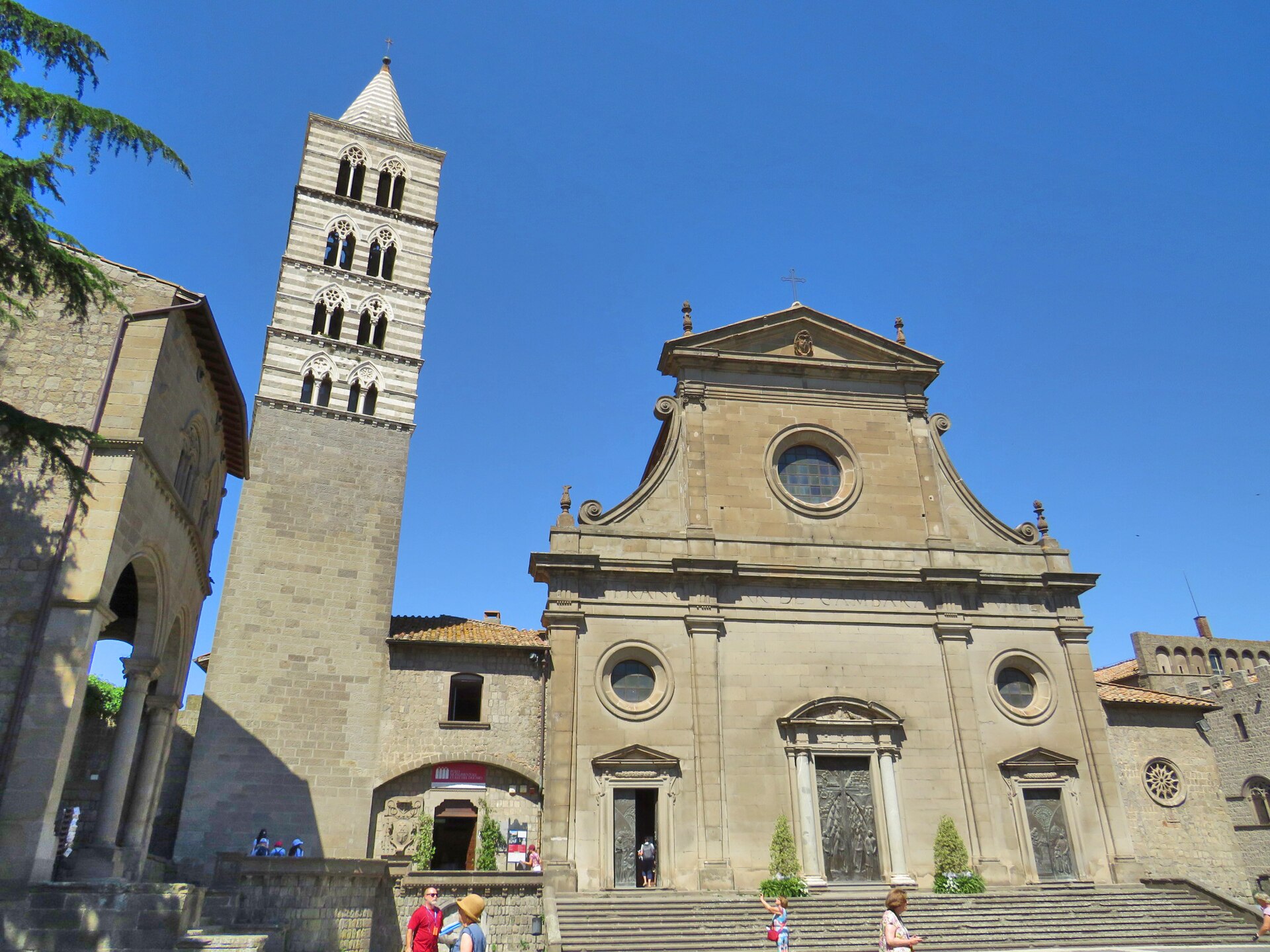 Viterbo piazza veya katedral çevresi